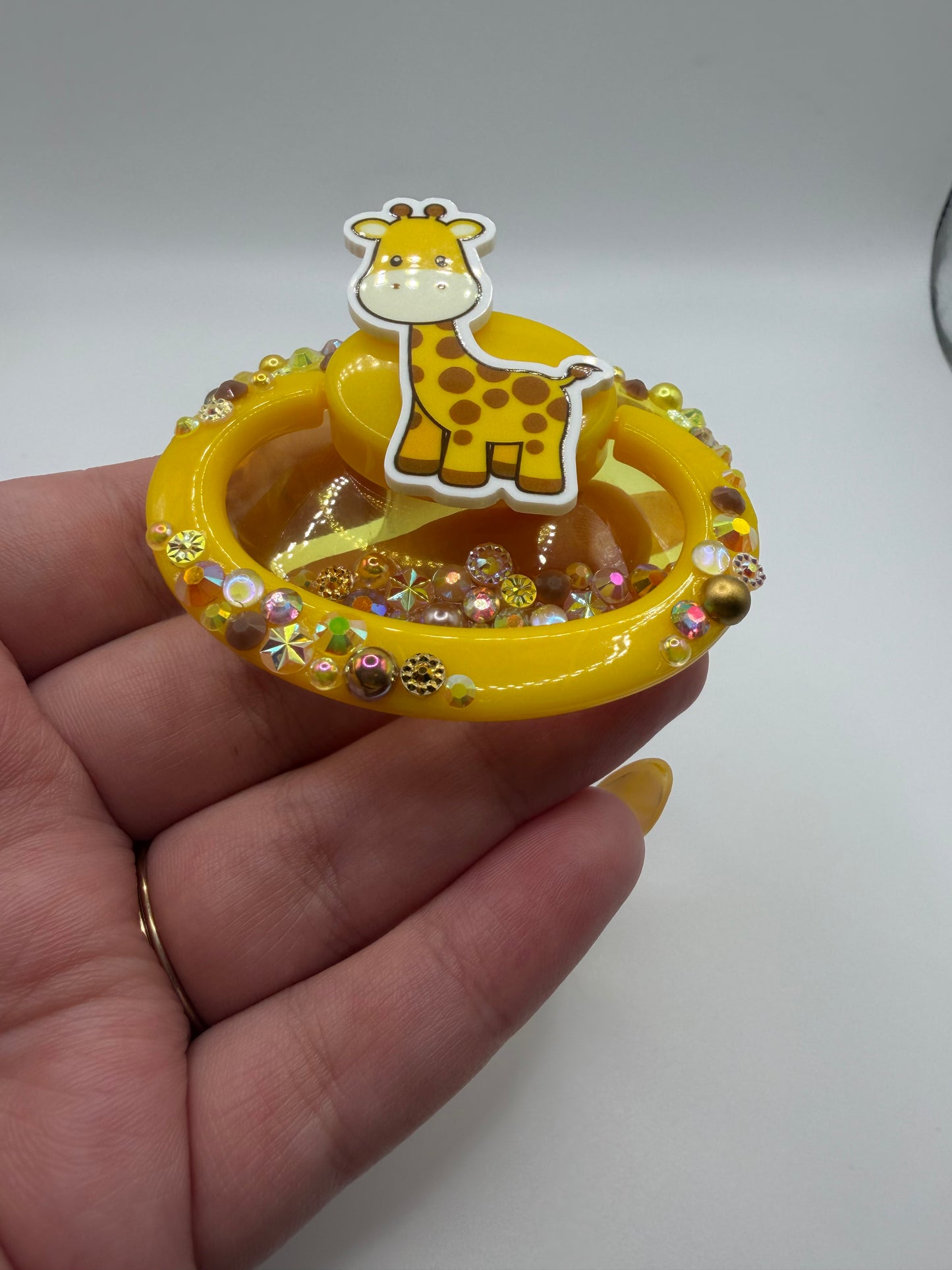 Giraffe Scatter Deco