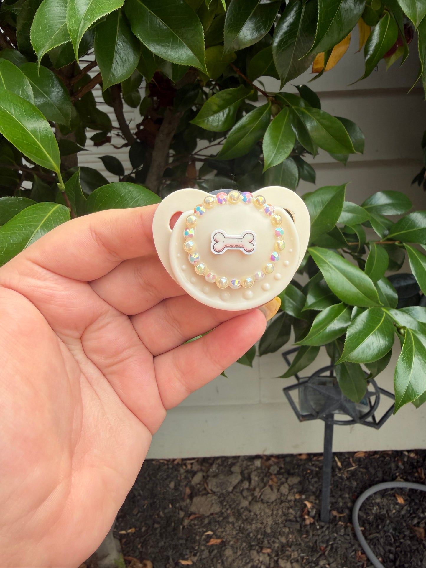 Small Shield Deco Pacis (Fundraiser!)