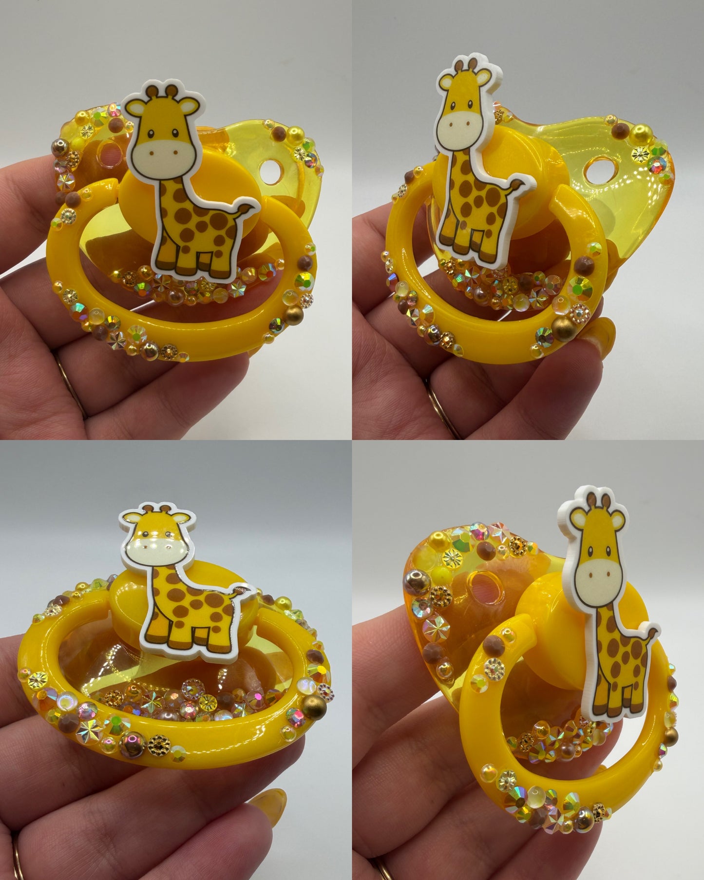 Giraffe Scatter Deco