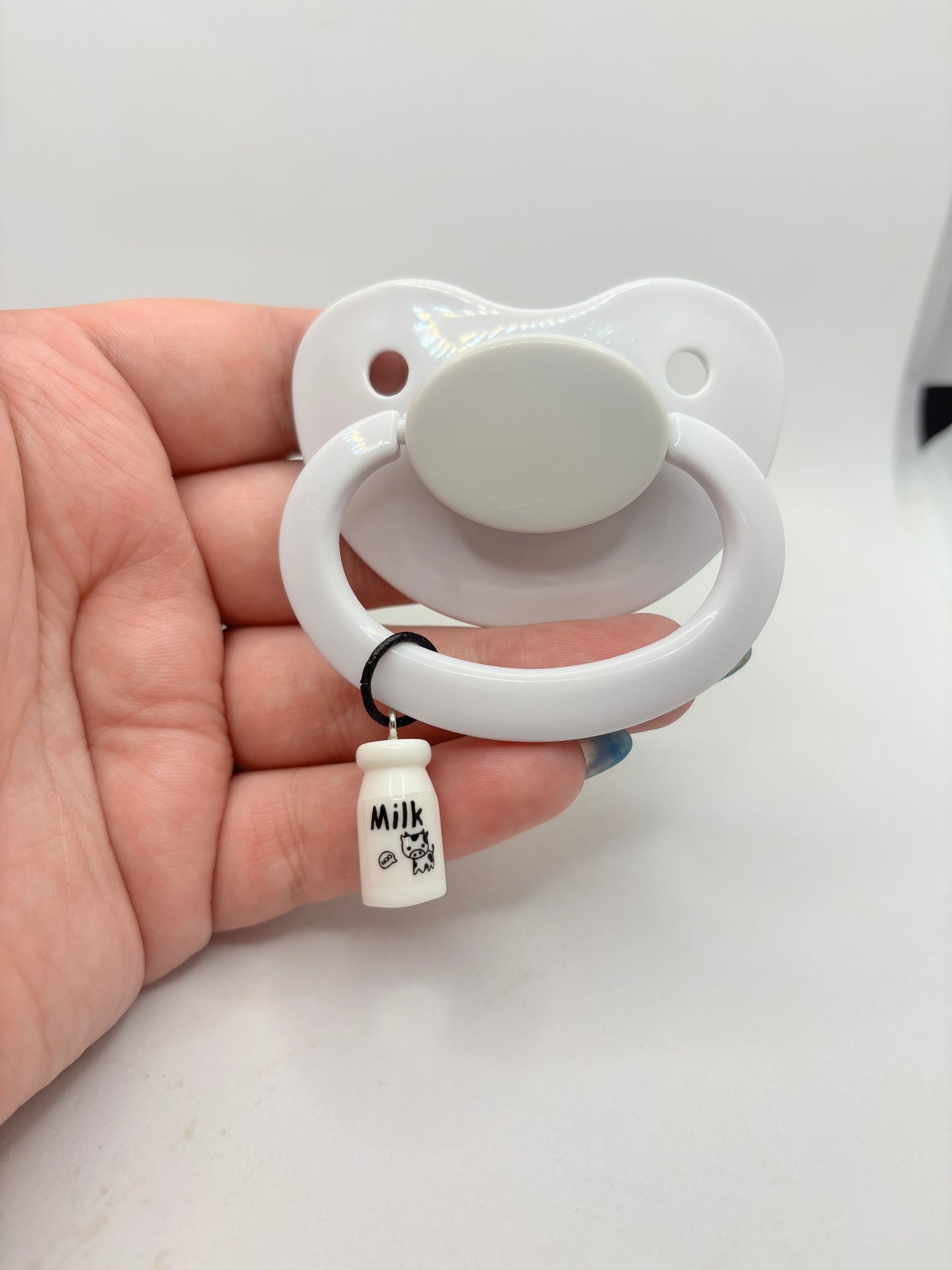 Simple Charm Pacis
