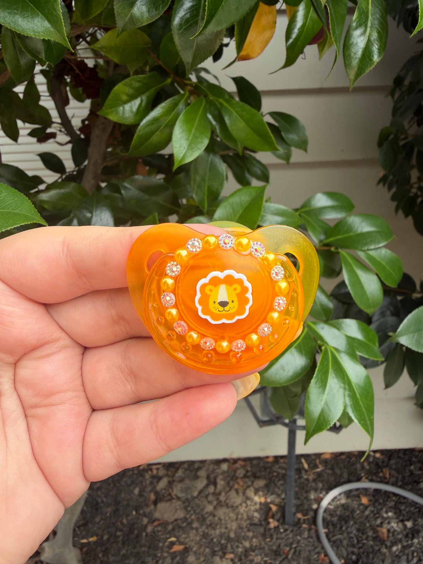 Small Shield Deco Pacis (Fundraiser!)
