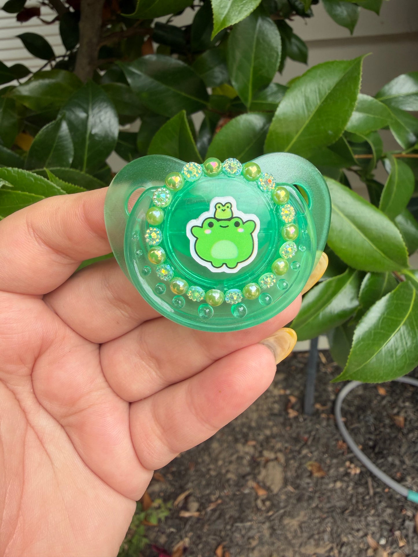 Small Shield Deco Pacis (Fundraiser!)